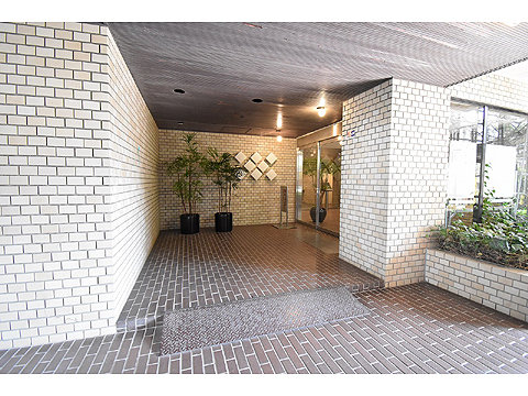 エントランス マンション入口