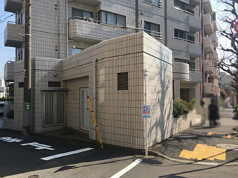 現地外観写真 角地からの撮影外観