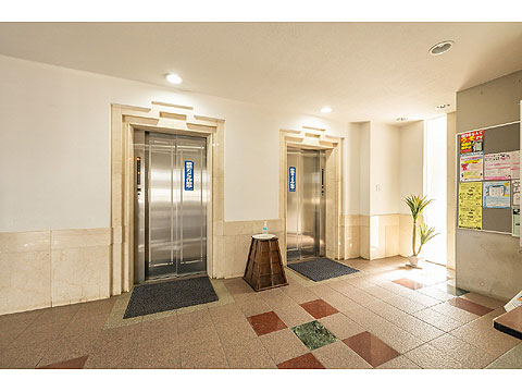 ロビー　エレベーター