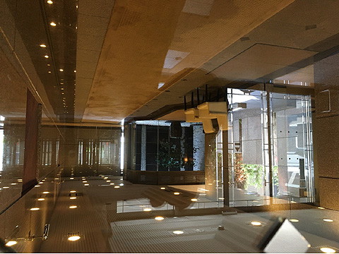 ロビー　エントランス内観２