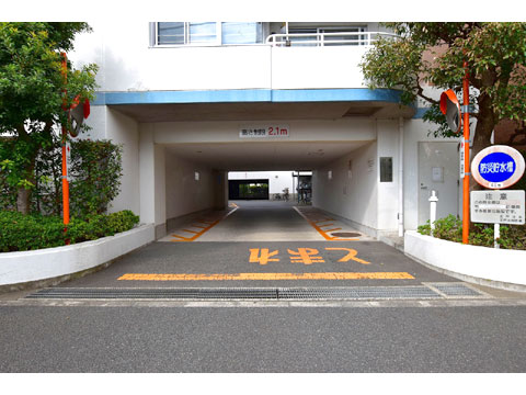 駐車場 駐車場入口