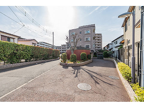 現地外観写真 エントランスアプローチ