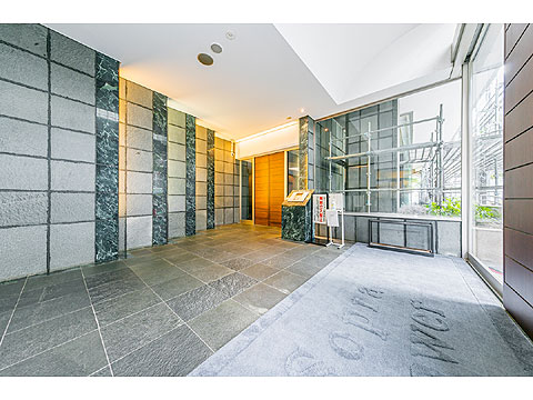 エントランス　エントランスホール