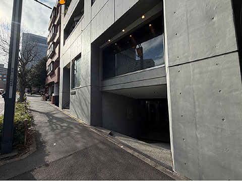 現地外観写真　エントランス