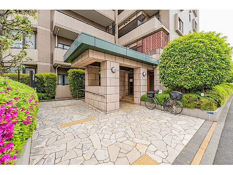 エントランス　正面エントランス