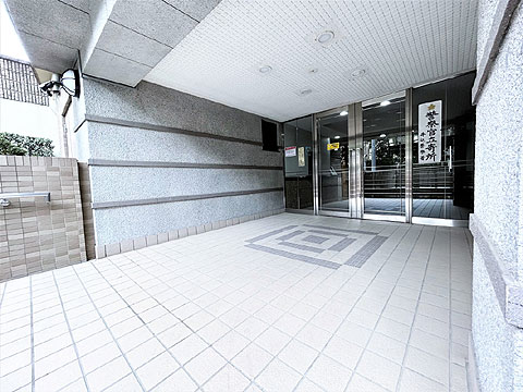 現地外観写真　外観・エントランス