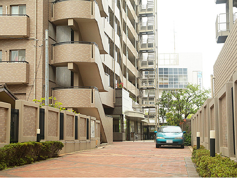 エントランス　SURPASSchigasakieikimae