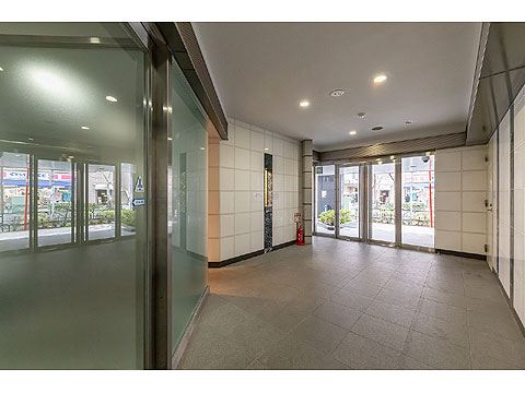 ロビー　5B7A1875