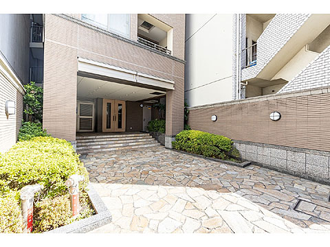 エントランス　●エント