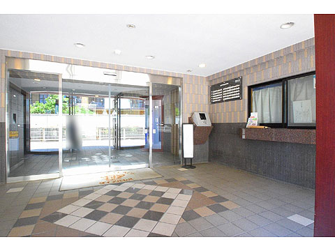 エントランス 風除室 来客の室内のTVモニターで確認ができま