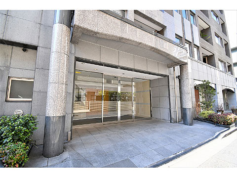 エントランス TVモニター付きインターホン オートロック完備