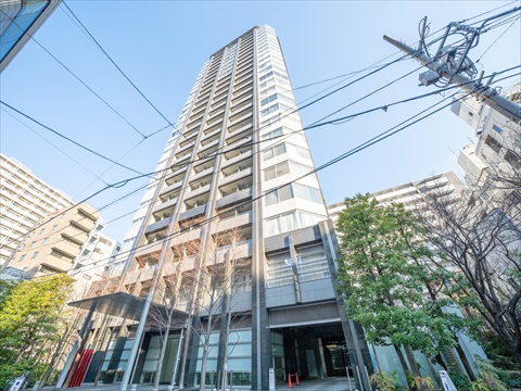 現地外観写真　銀座１丁目アドレスのタワーマンション