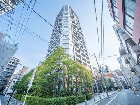 その他共用部　明るい風除室