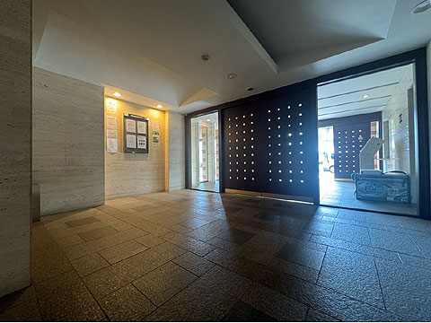 エントランス　エントランスホール