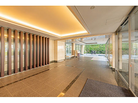 エントランス　エントランスホール