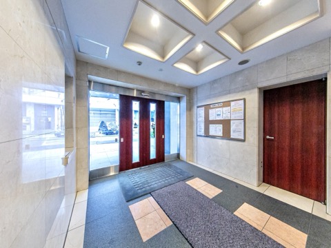 現地外観写真　エントランス