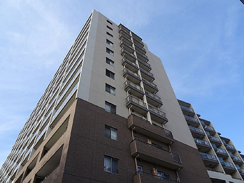 現地外観写真 マンション東側外観1