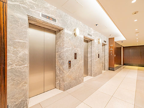 ロビー　エレベーターホール（1階部分）