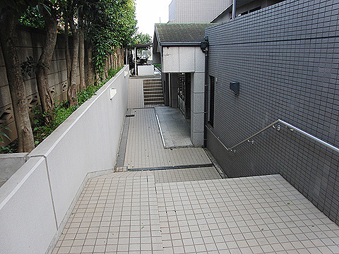 エントランス エントランスまでのアプローチ