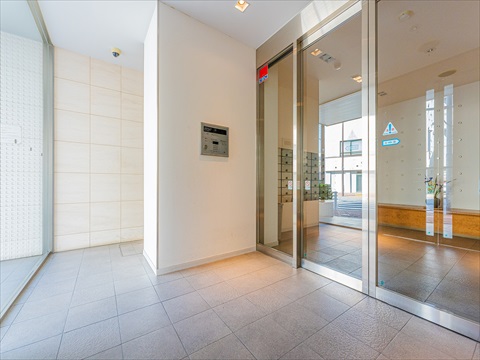 ロビー　駐車場