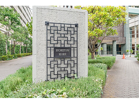 エントランス　正面エントランス