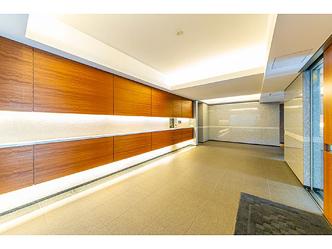 ロビー 220519ha-0112