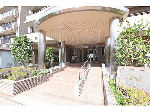 エントランス　エントランス