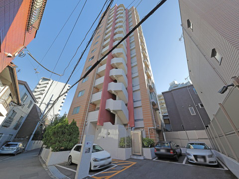 エントランス　ゆとりのあるエントランスホール