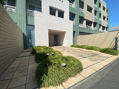 エントランス　エントランス左