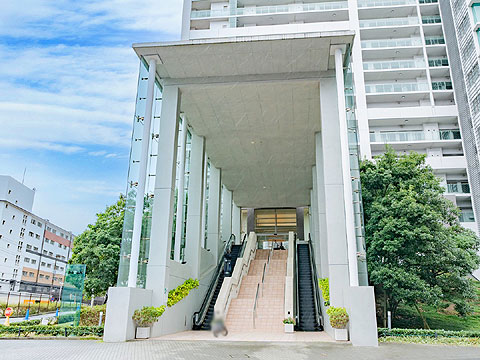 現地外観写真　エントランス