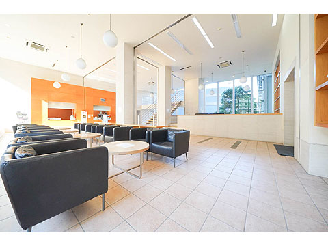 エントランス　エントランスホール