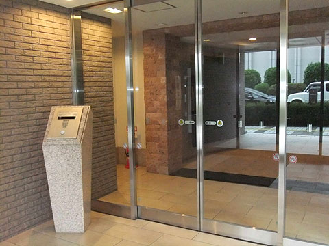 エントランス 風除室・ノンタッチキーオートロック