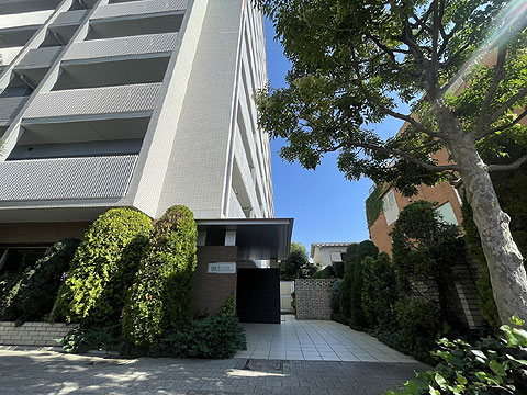 エントランス　正面エントランス