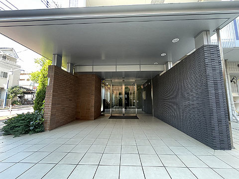 エントランス　正面エントランス