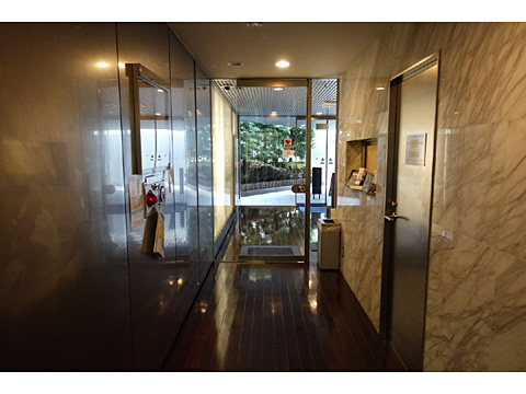 エントランス ホール