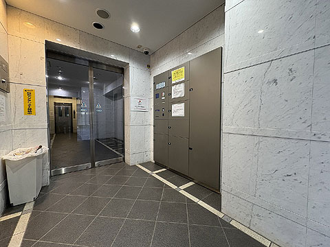 エントランス　風除室