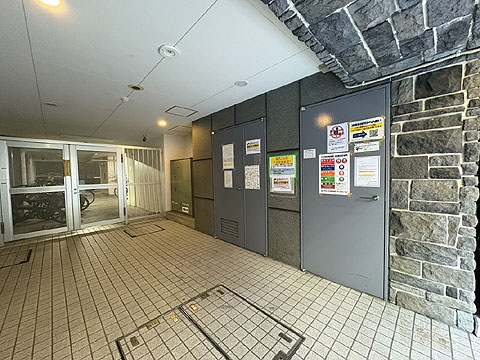 その他共用部　ゴミ置き場前、２４時間ゴミ出し可能