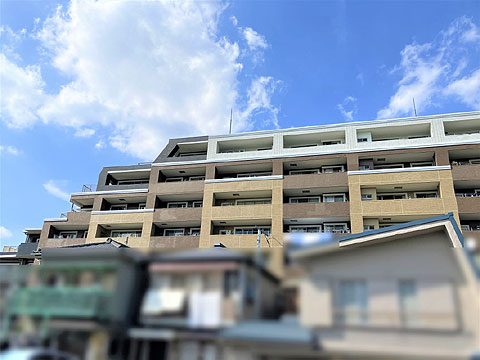 現地外観写真　建物外観 8