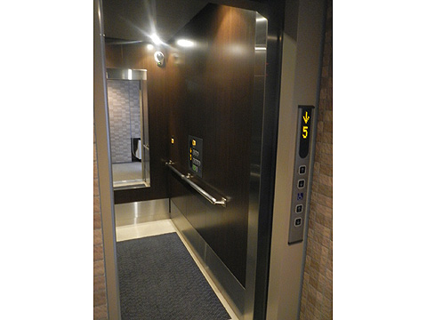 その他共用部 モニター付きエレベーター