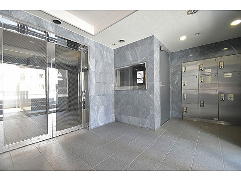 エントランス　風除室