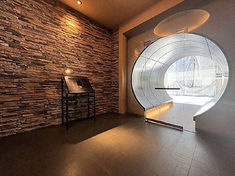 エントランス　エントランスアプローチ/風除室