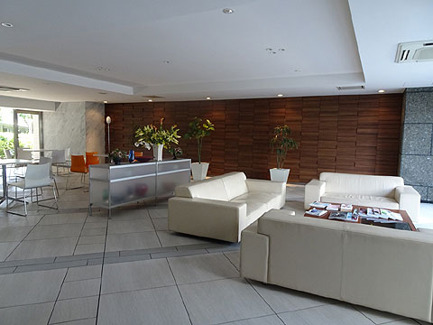 ロビー エントランスロビーは来客時やお出かけ前におくつろぎい