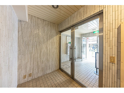 現地外観写真 エントランスホール