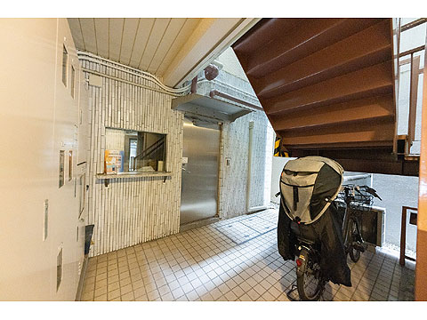 その他共用部 管理人室前