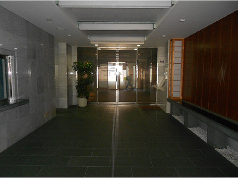 ロビー 落ち着いた雰囲気のエントランスロビー