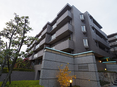 現地外観写真　ウエストガーデン