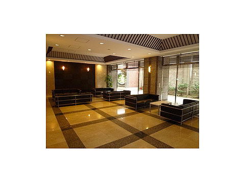 ロビー 重厚感のあるホール内