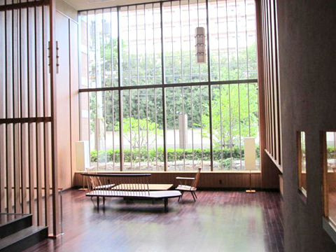 ロビー 落ち着いた雰囲気のロビー