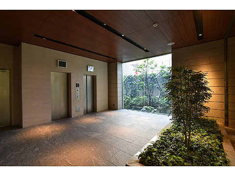その他共用部　マンション内にエレベーターが2基ございます。