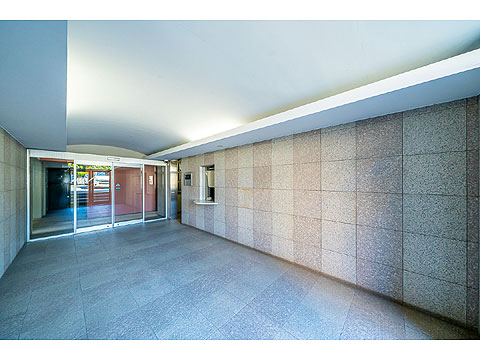 ロビー　風除室